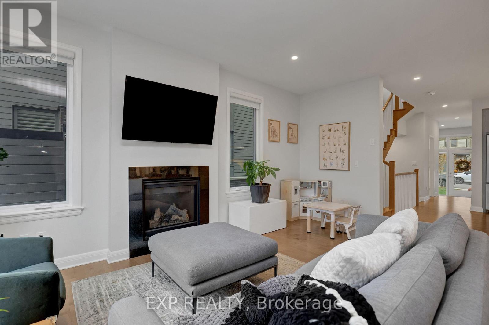 312 Squadron Crescent Property Photo 12
