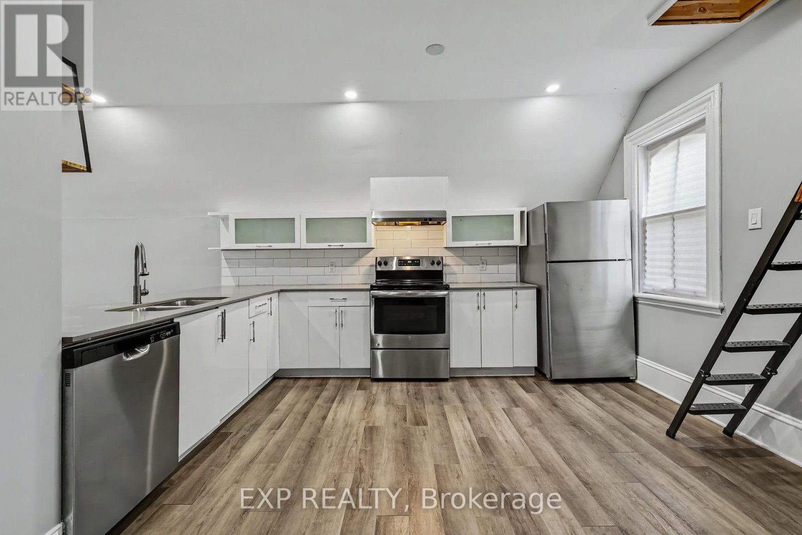 B - 419 Besserer Street Property Photo 10