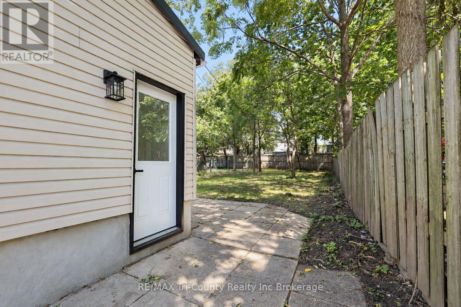 16 Redan Street Property Photo 37