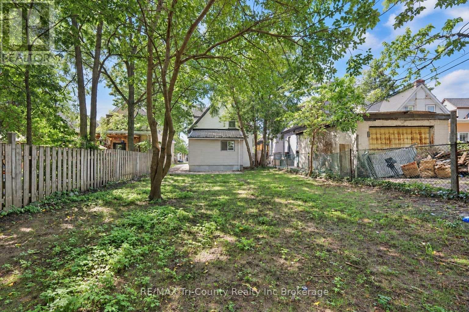 16 Redan Street Property Photo 38