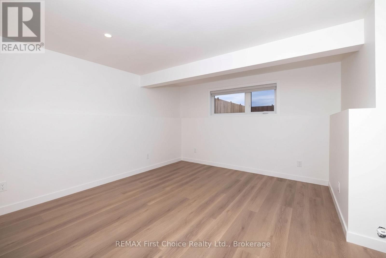 186 Bruin Crescent Property Photo 9