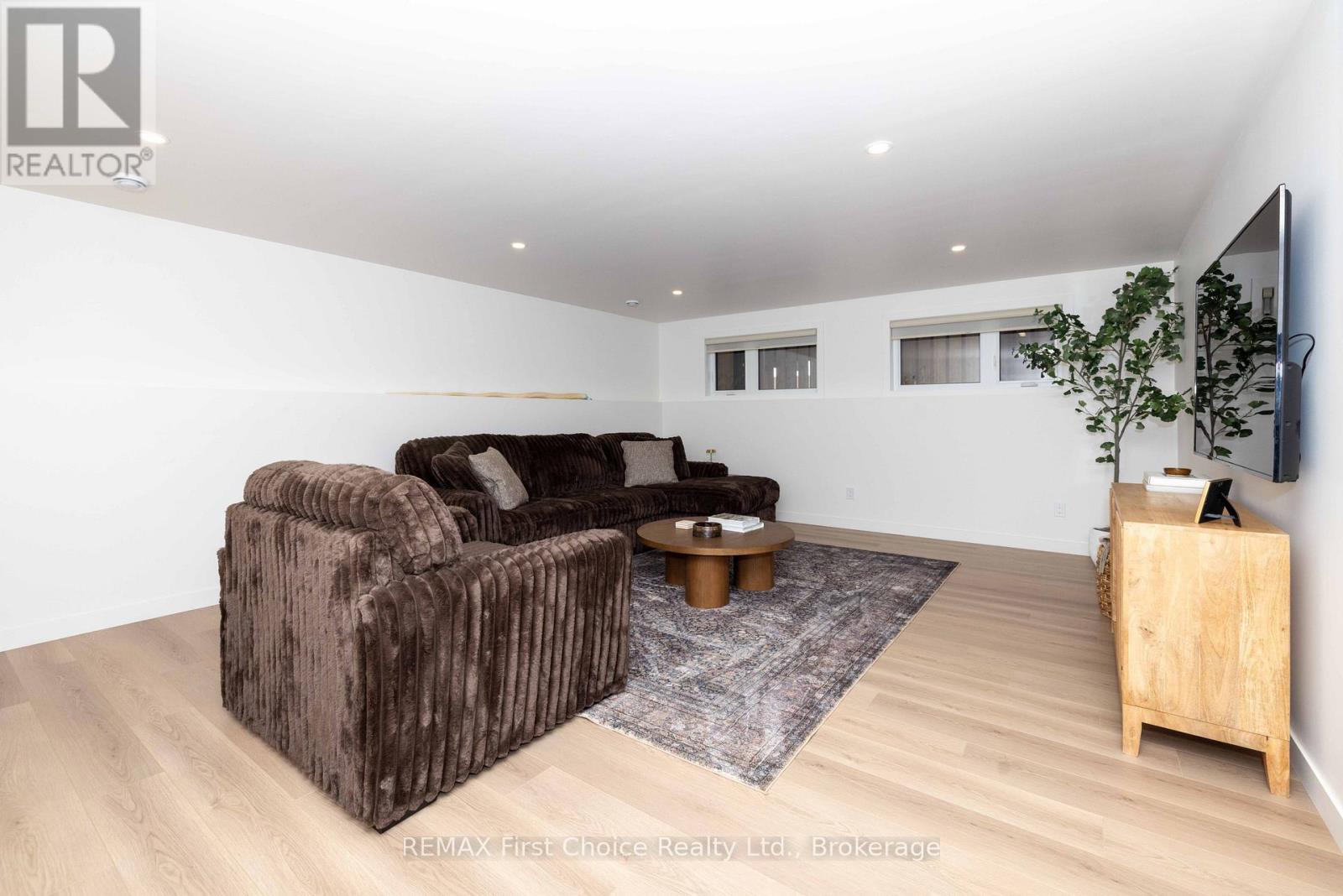 186 Bruin Crescent Property Photo 13