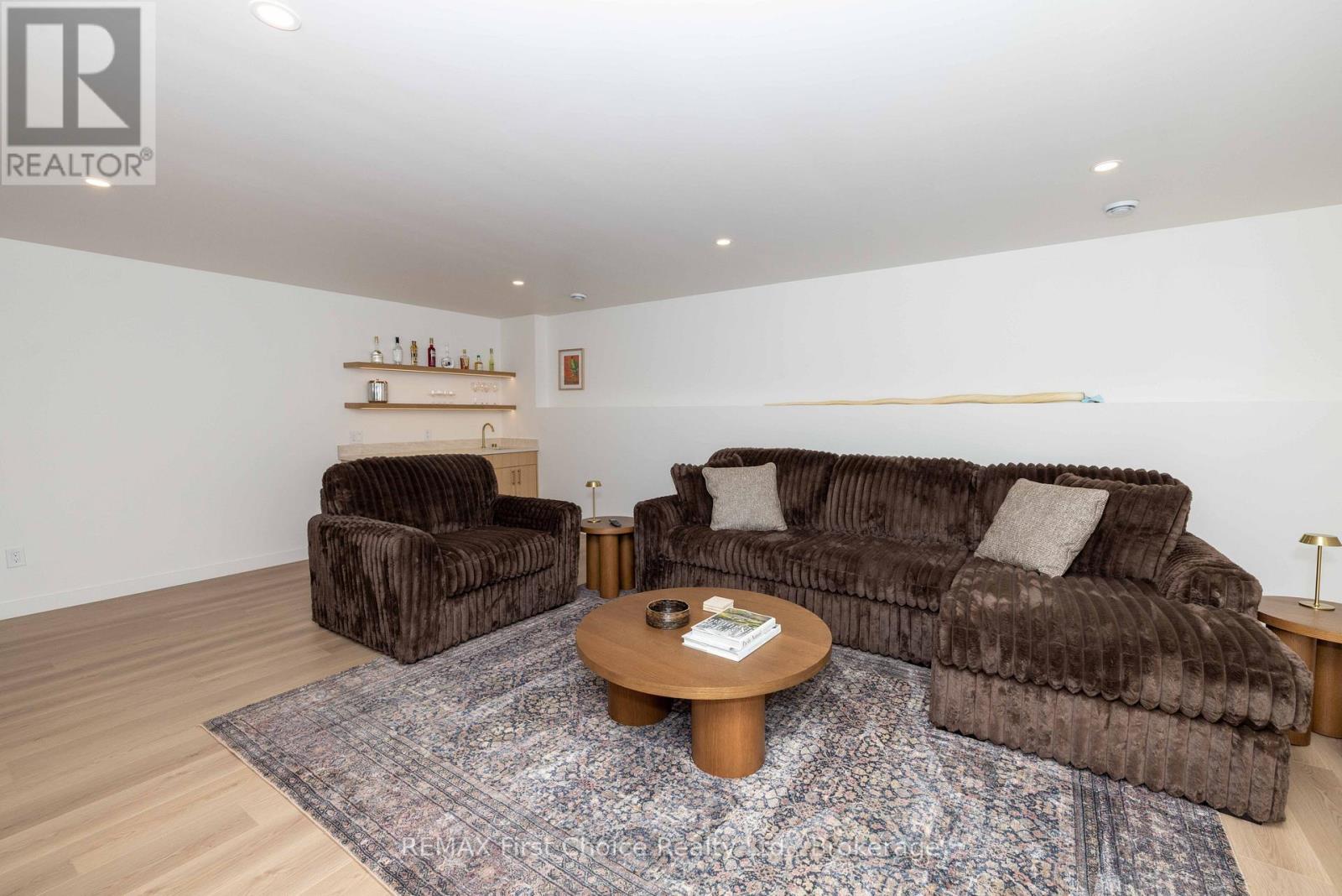 186 Bruin Crescent Property Photo 14