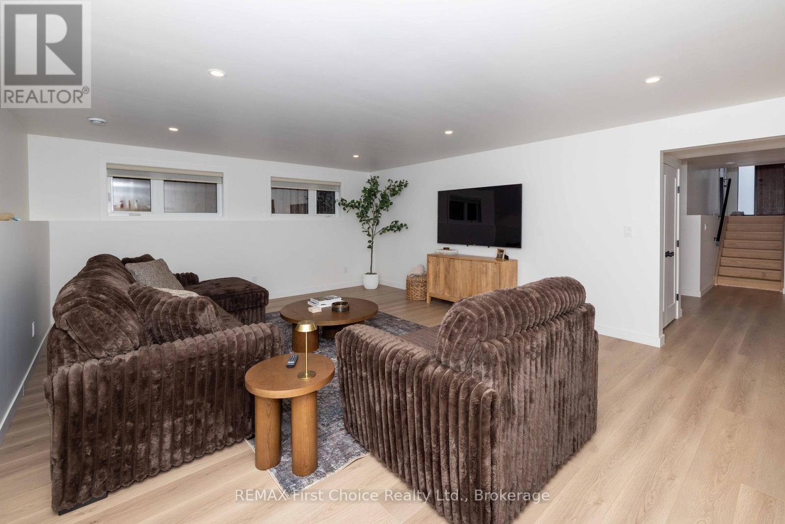 186 Bruin Crescent Property Photo 16