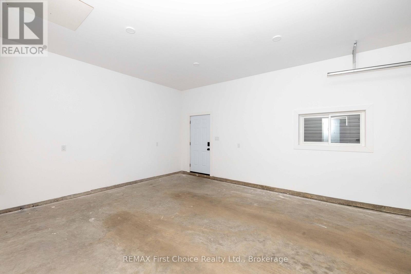 186 Bruin Crescent Property Photo 27