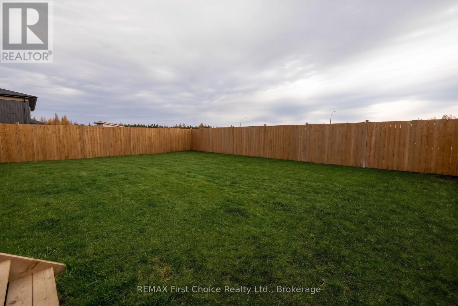 186 Bruin Crescent Property Photo 30