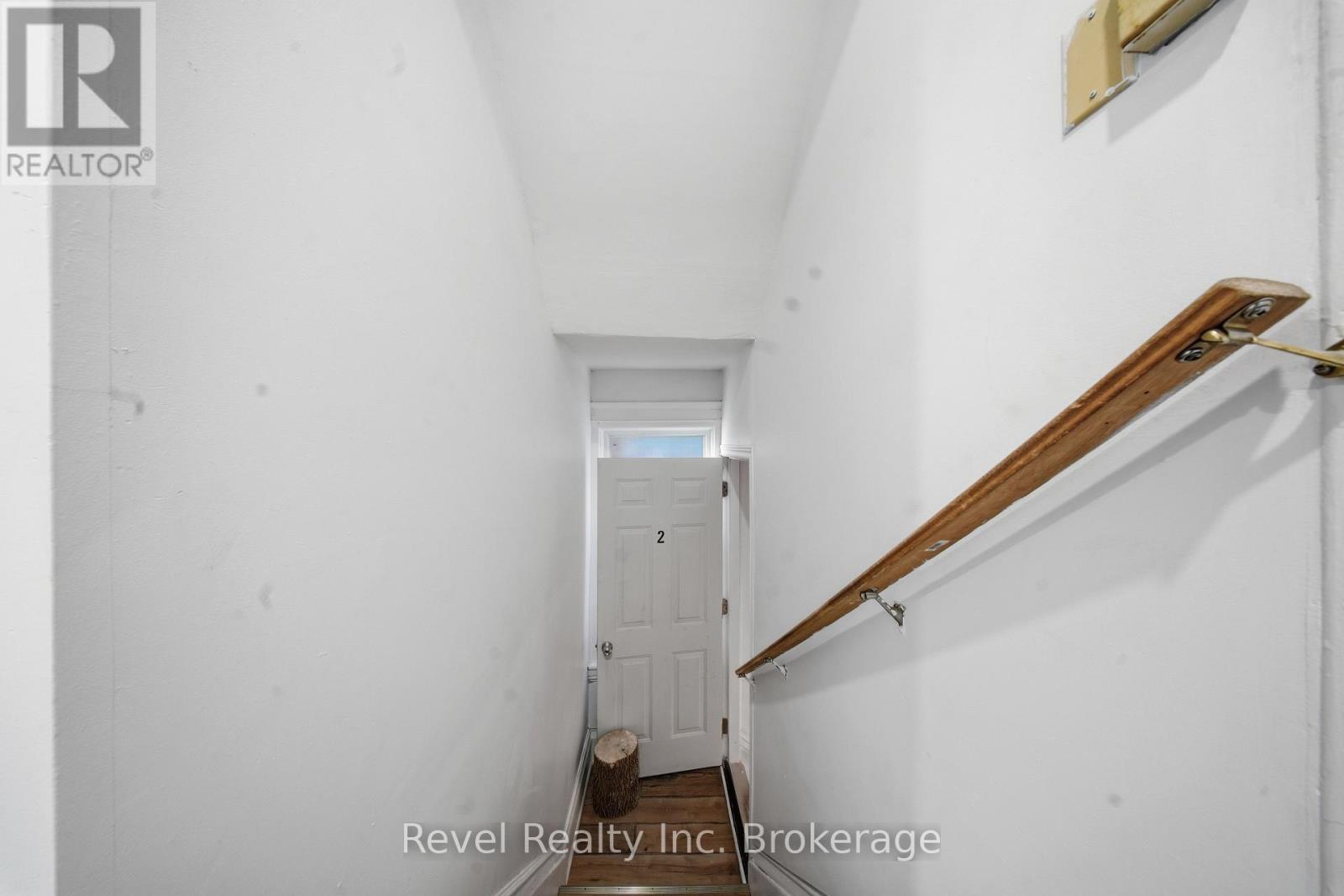 517 Fisher Street S Property Photo 2