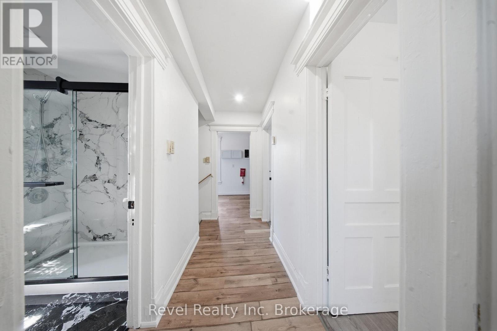517 Fisher Street S Property Photo 10