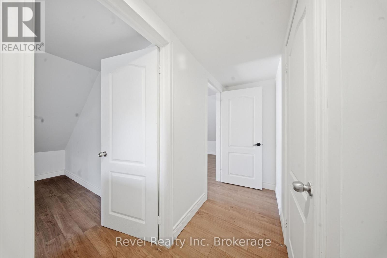 517 Fisher Street S Property Photo 19