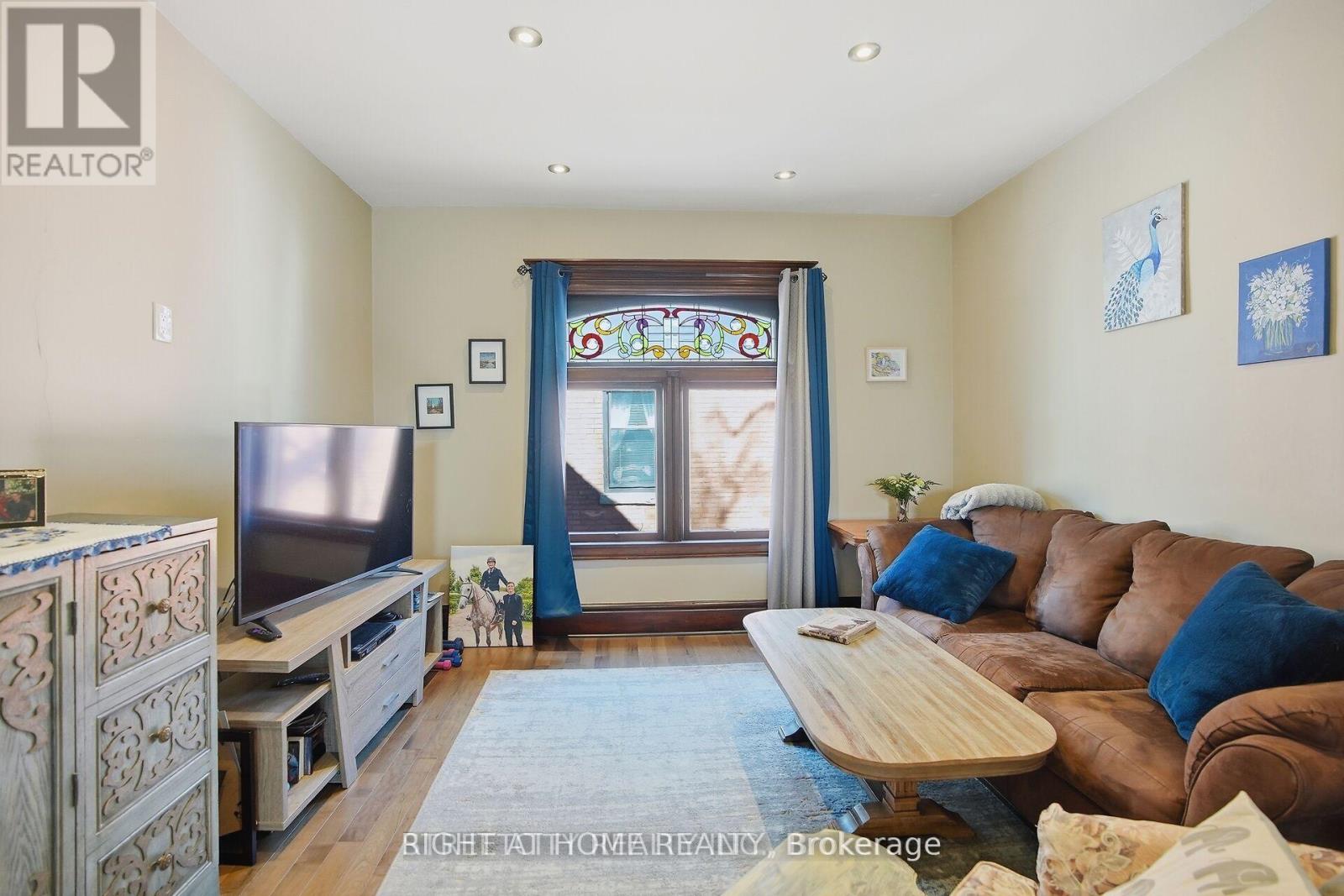 24 Hincks Street Property Photo 28