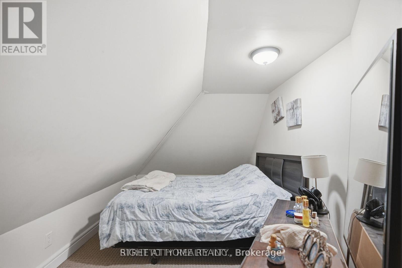 24 Hincks Street Property Photo 33