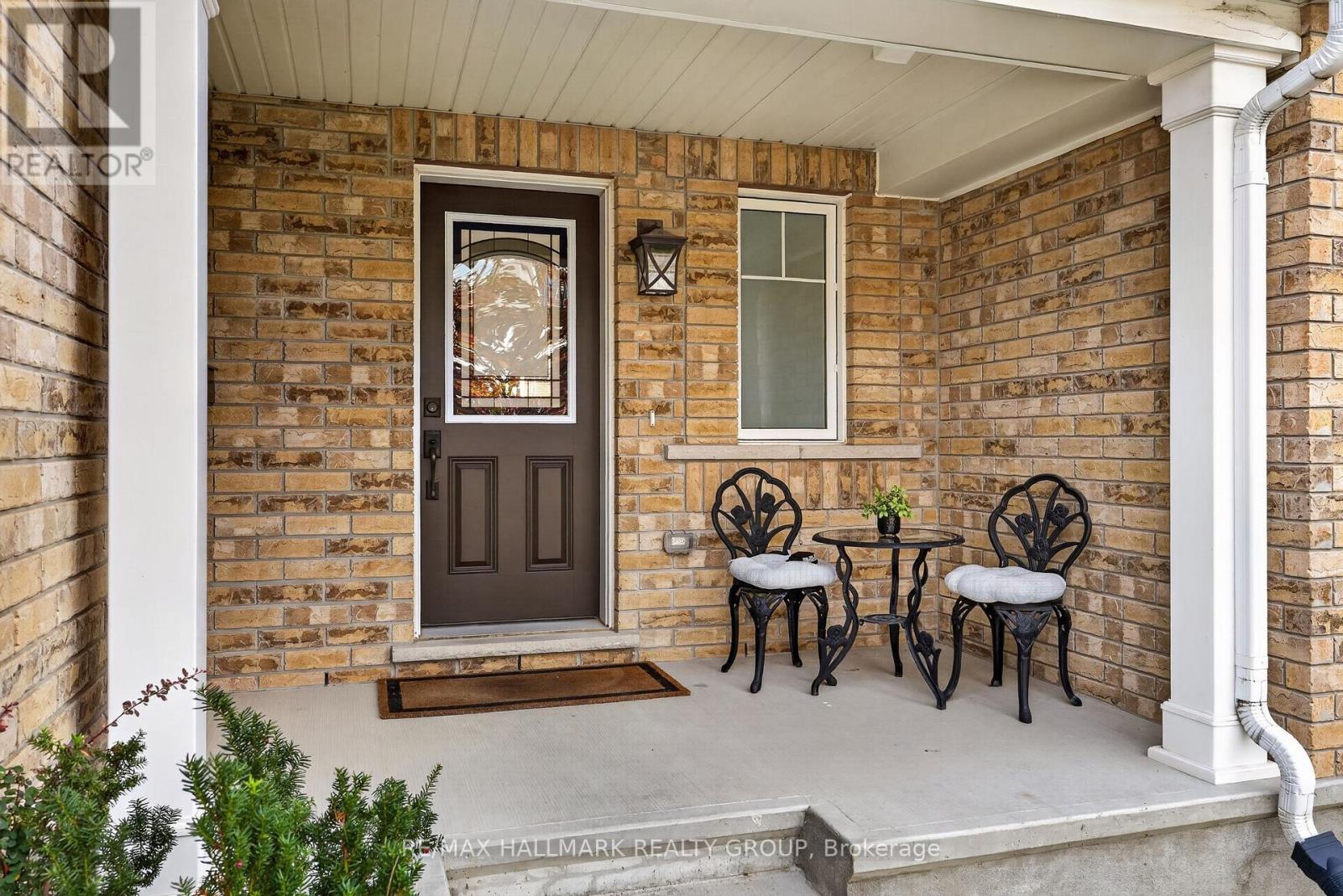 792 Mayfly Crescent Property Photo 3