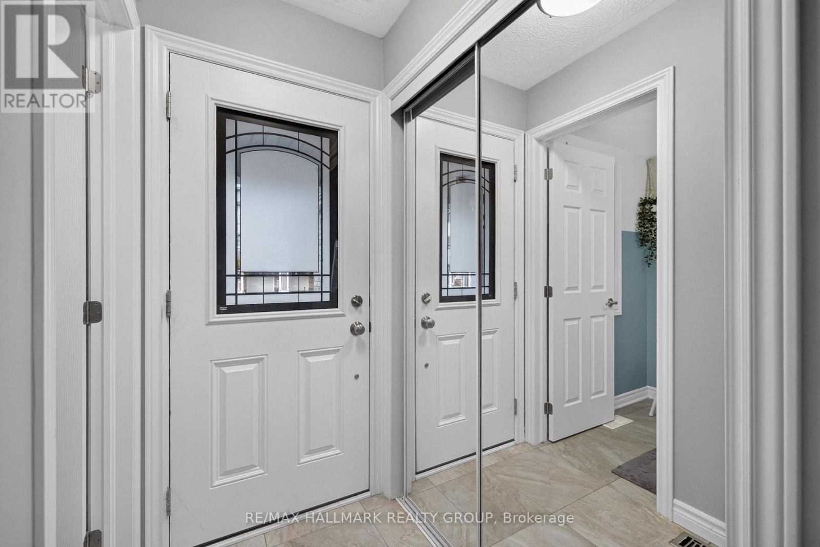 792 Mayfly Crescent Property Photo 4