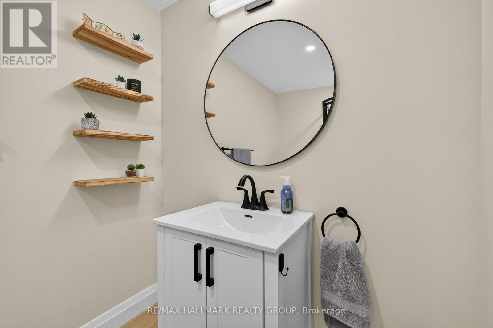 792 Mayfly Crescent Property Photo 29