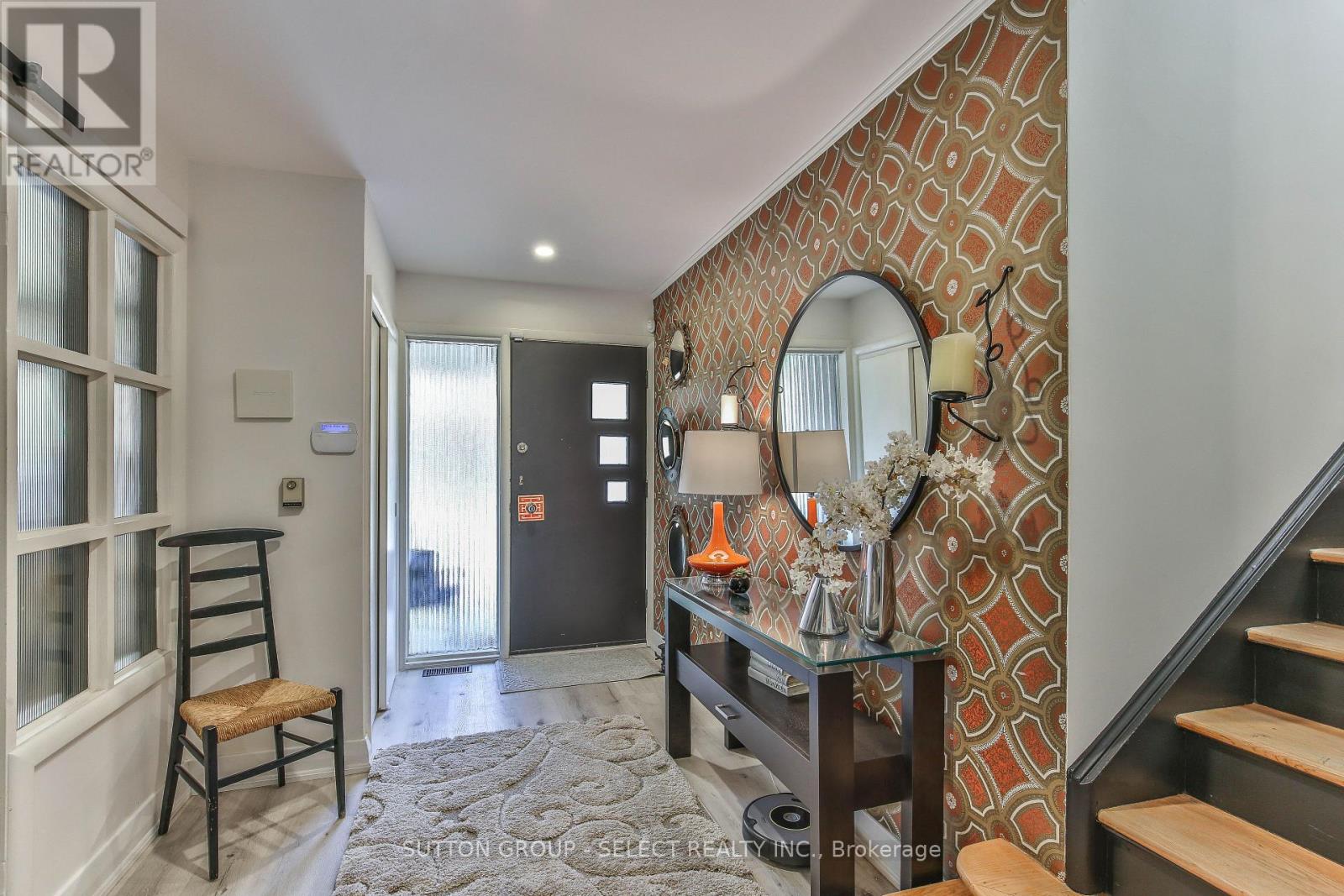 35 Croxton Road W Property Photo 5