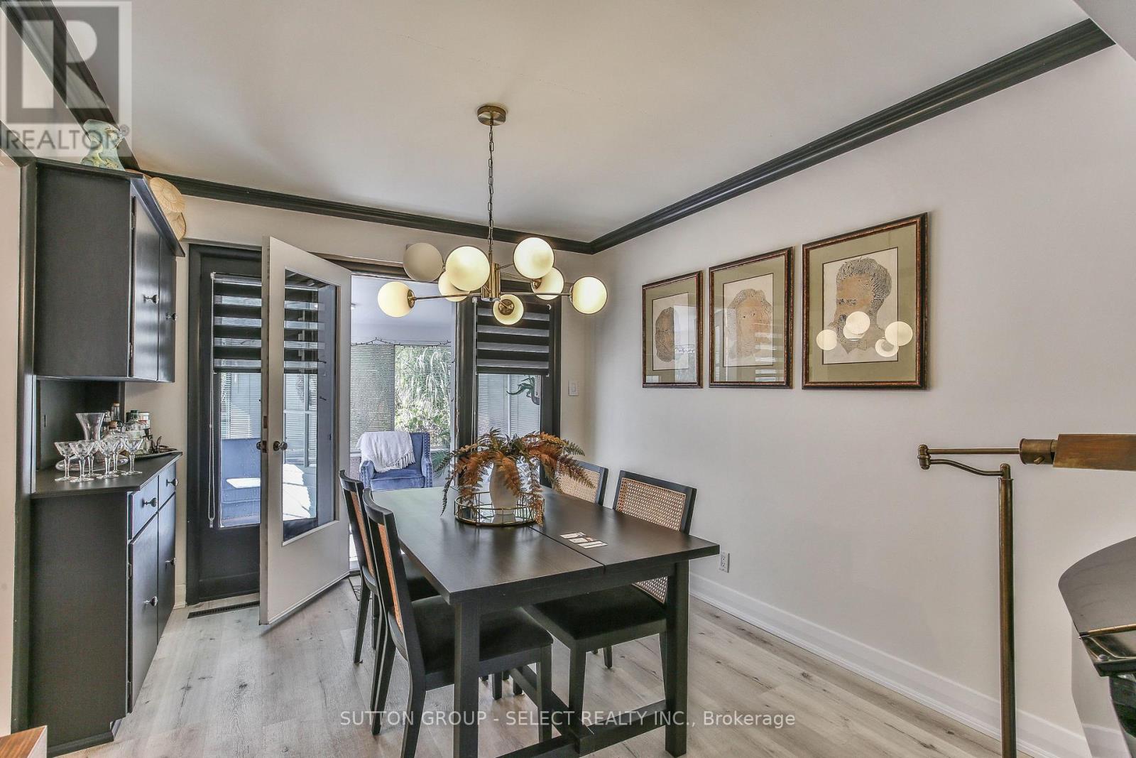 35 Croxton Road W Property Photo 12