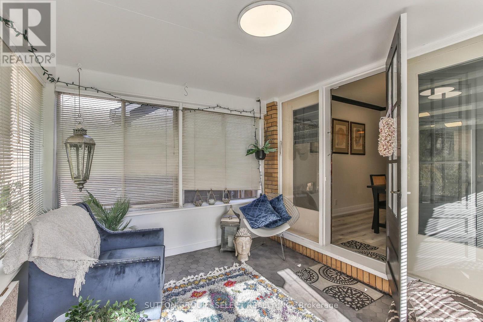 35 Croxton Road W Property Photo 15