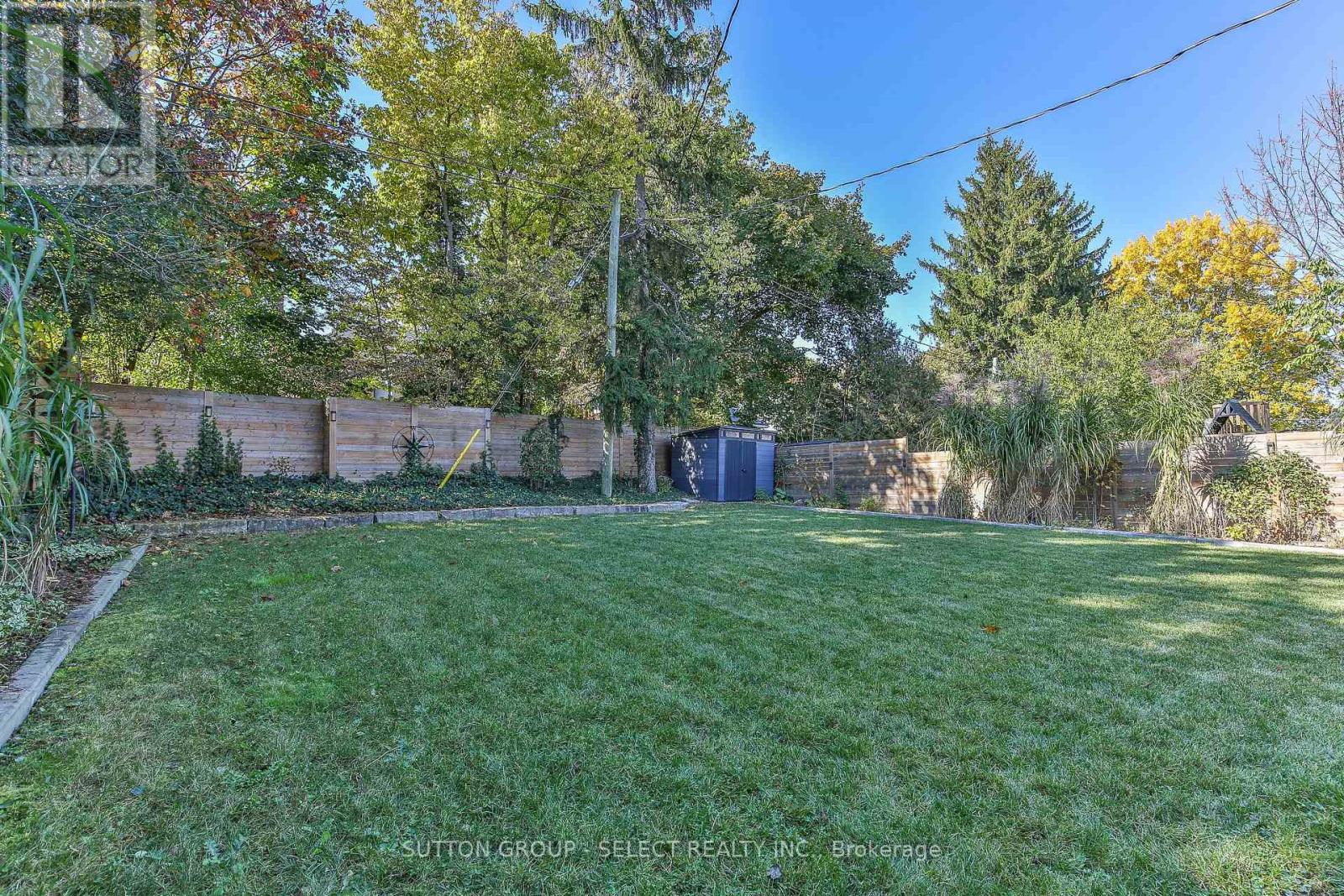 35 Croxton Road W Property Photo 39