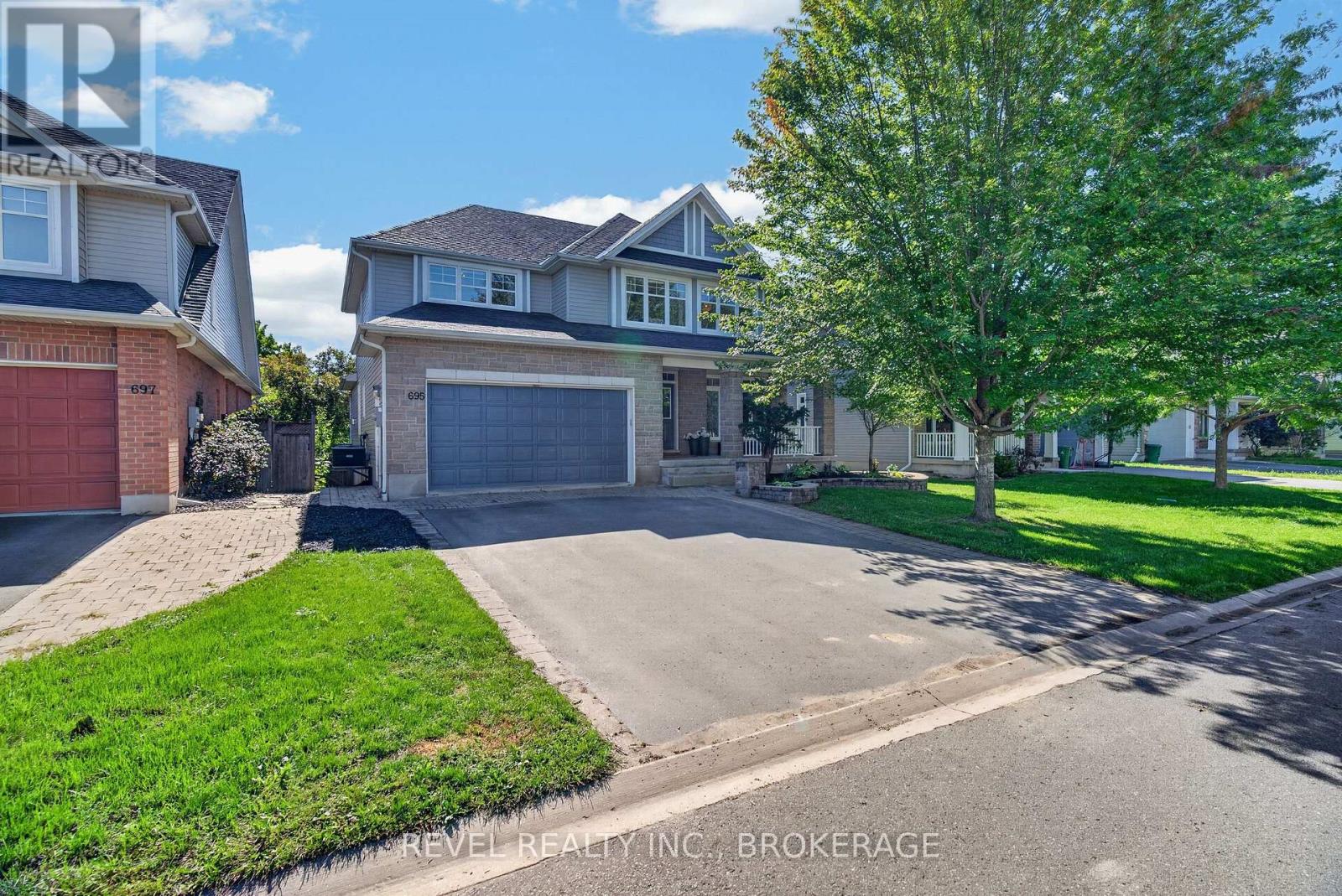 695 FIELDSTONE DRIVE Property Photo 1