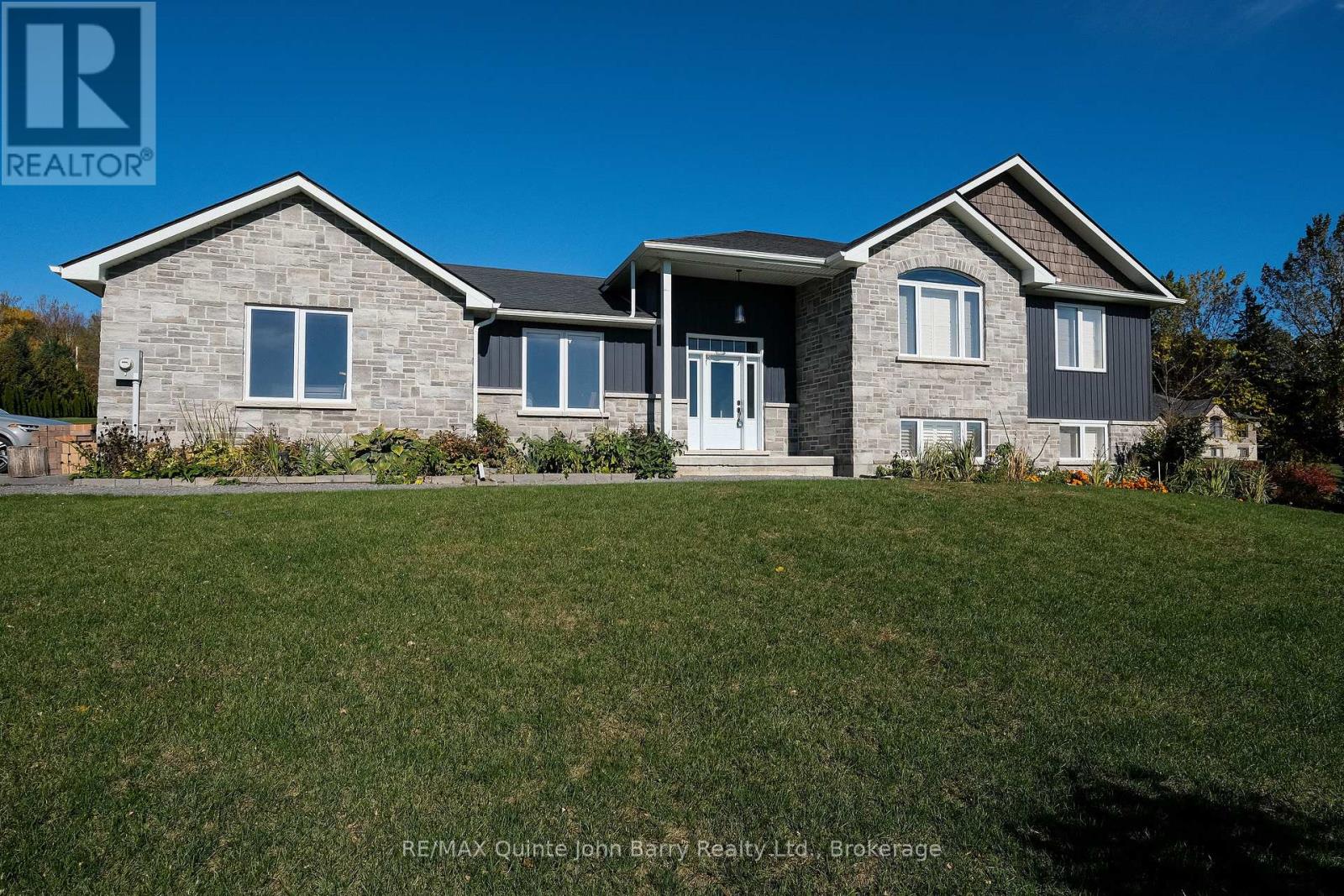 625 HUFF ROAD Property Photo 1