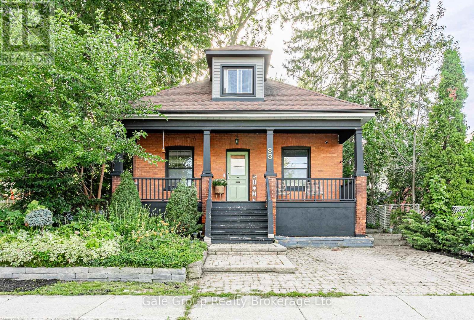 83 VICTORIA STREET N Property Photo 1