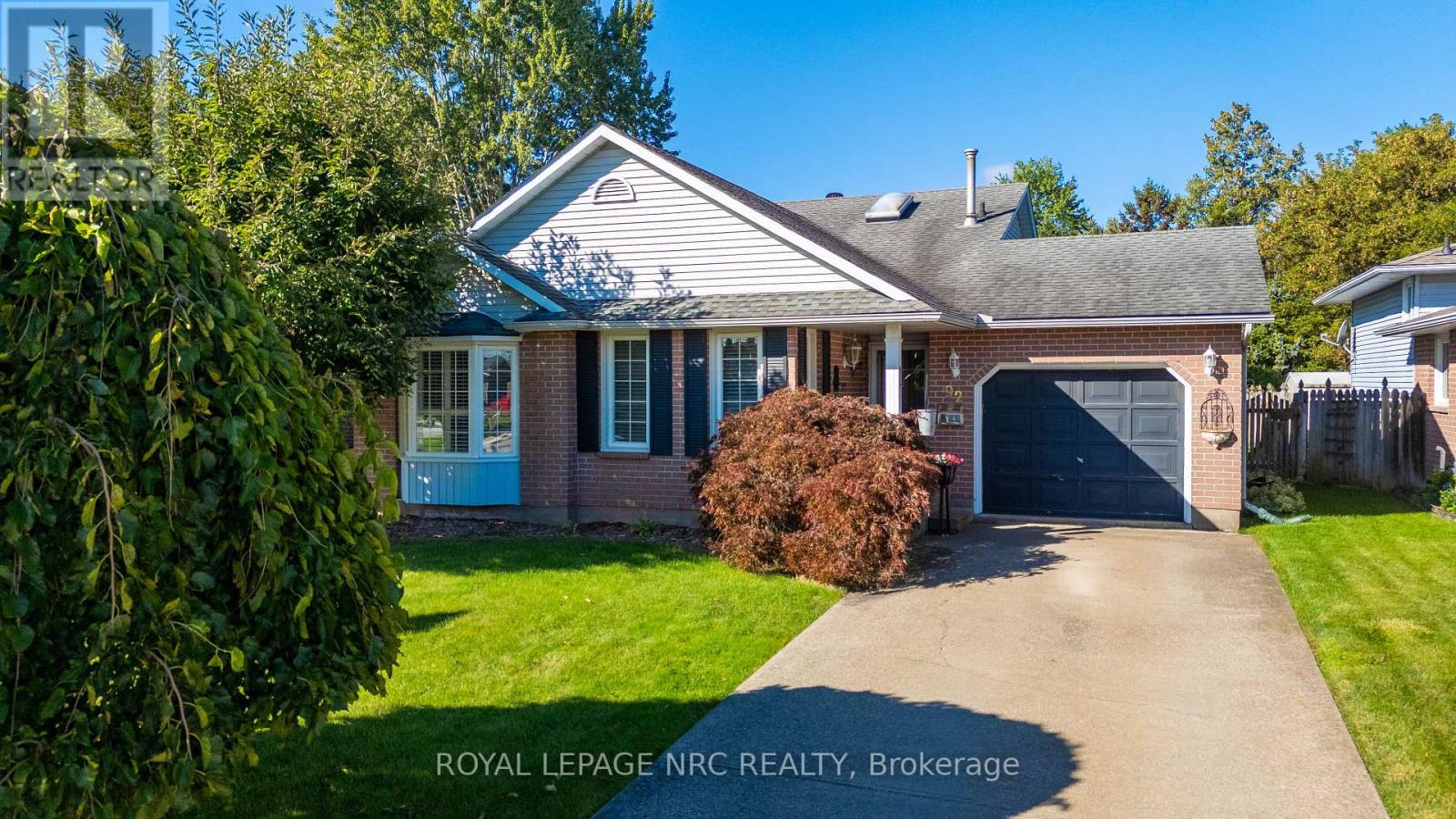 92 Larchwood Circle Property Photo 1