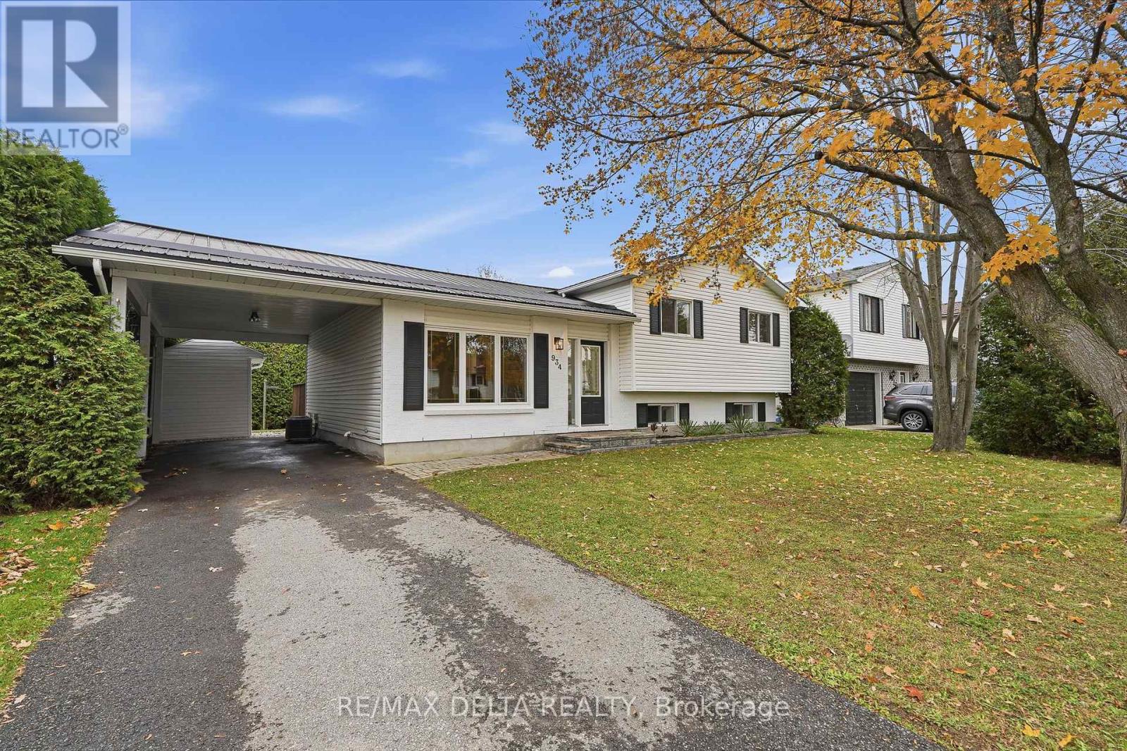 934 Cote Street Property Photo 1