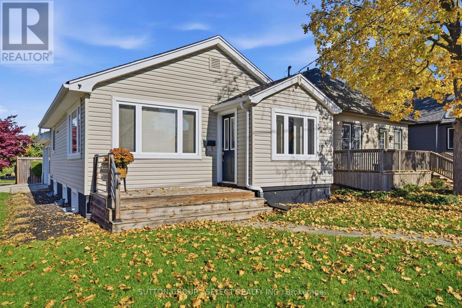 18 Briscoe Street W Property Photo 1