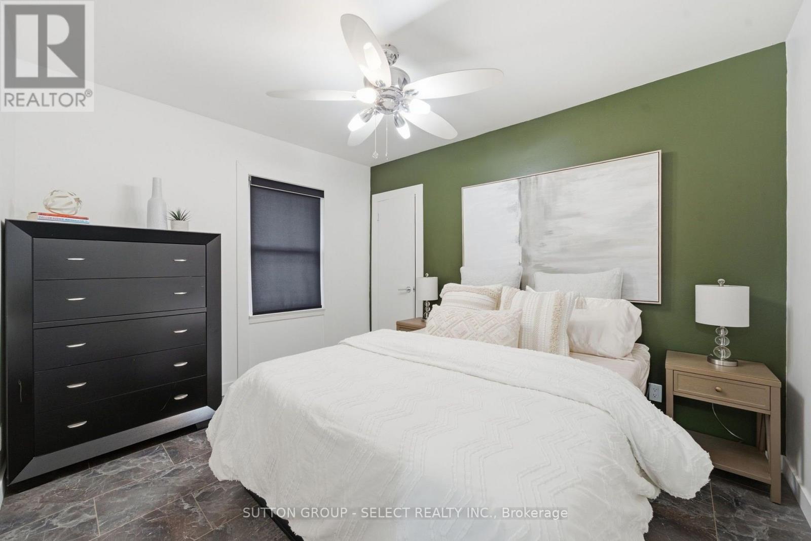 18 Briscoe Street W Property Photo 16