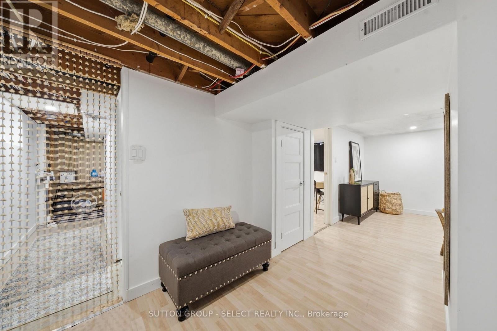 18 Briscoe Street W Property Photo 19