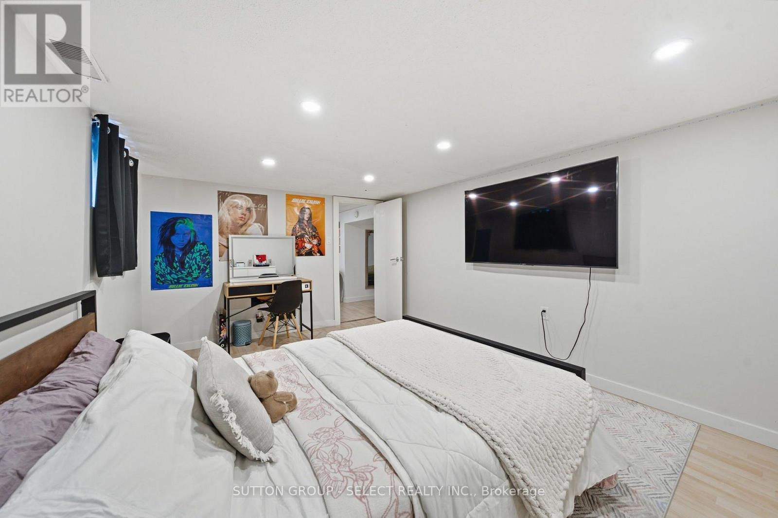 18 Briscoe Street W Property Photo 23
