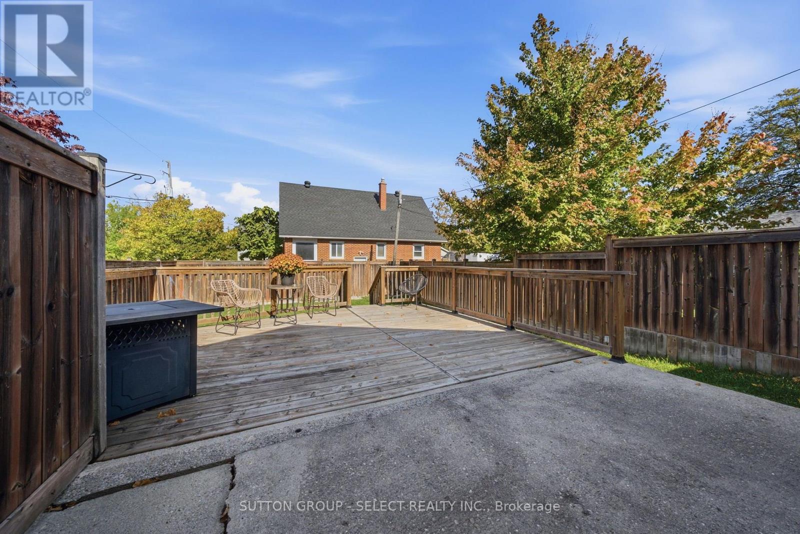 18 Briscoe Street W Property Photo 26