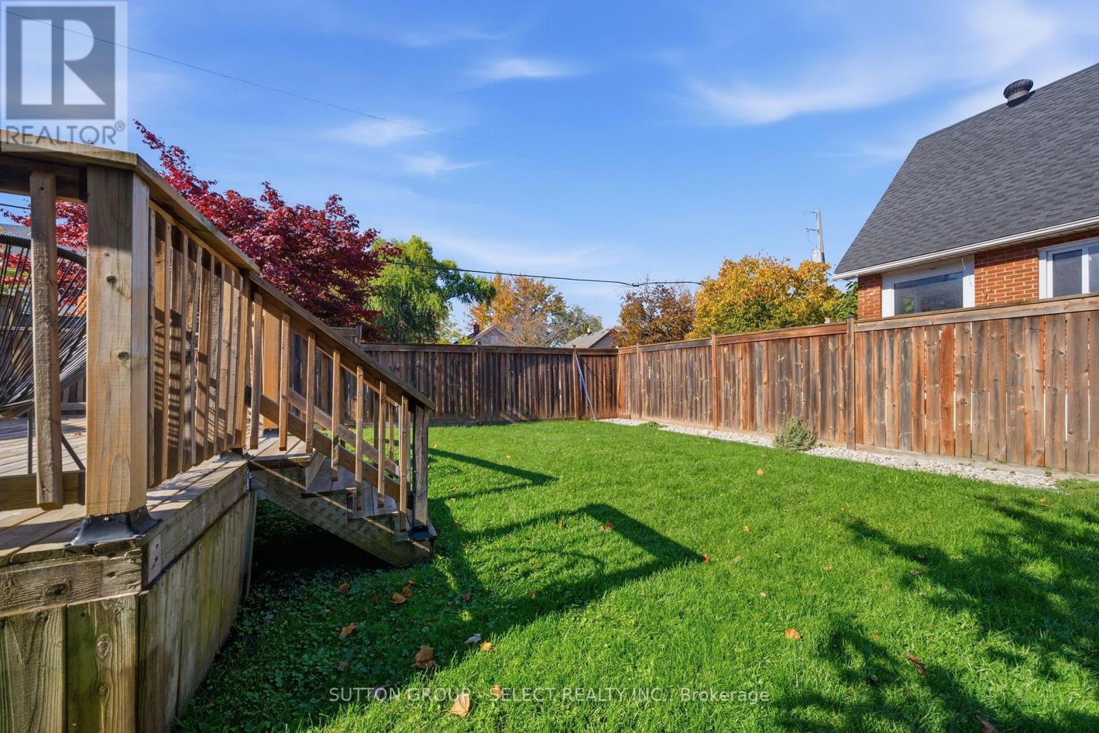 18 Briscoe Street W Property Photo 28