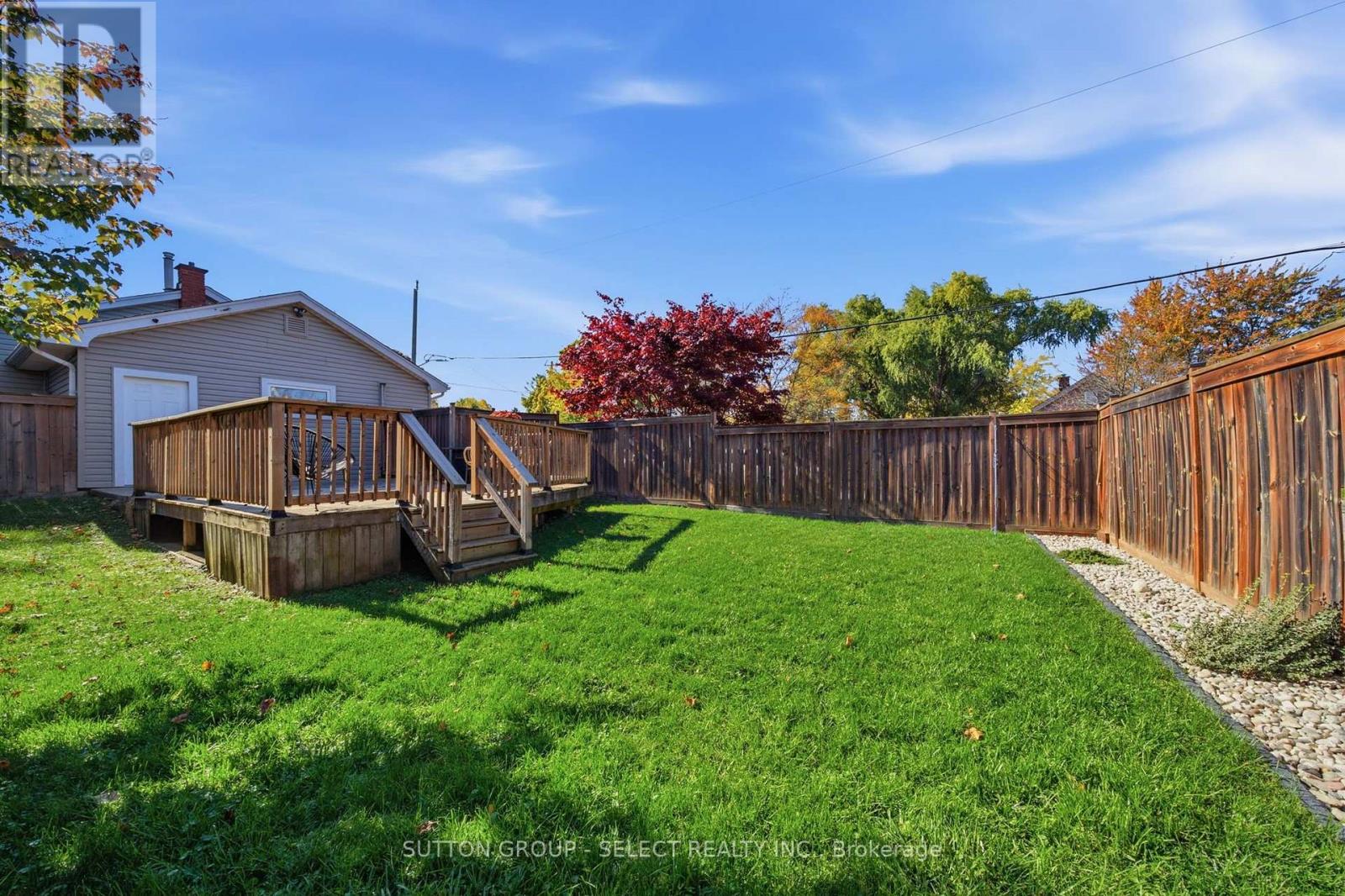 18 Briscoe Street W Property Photo 29