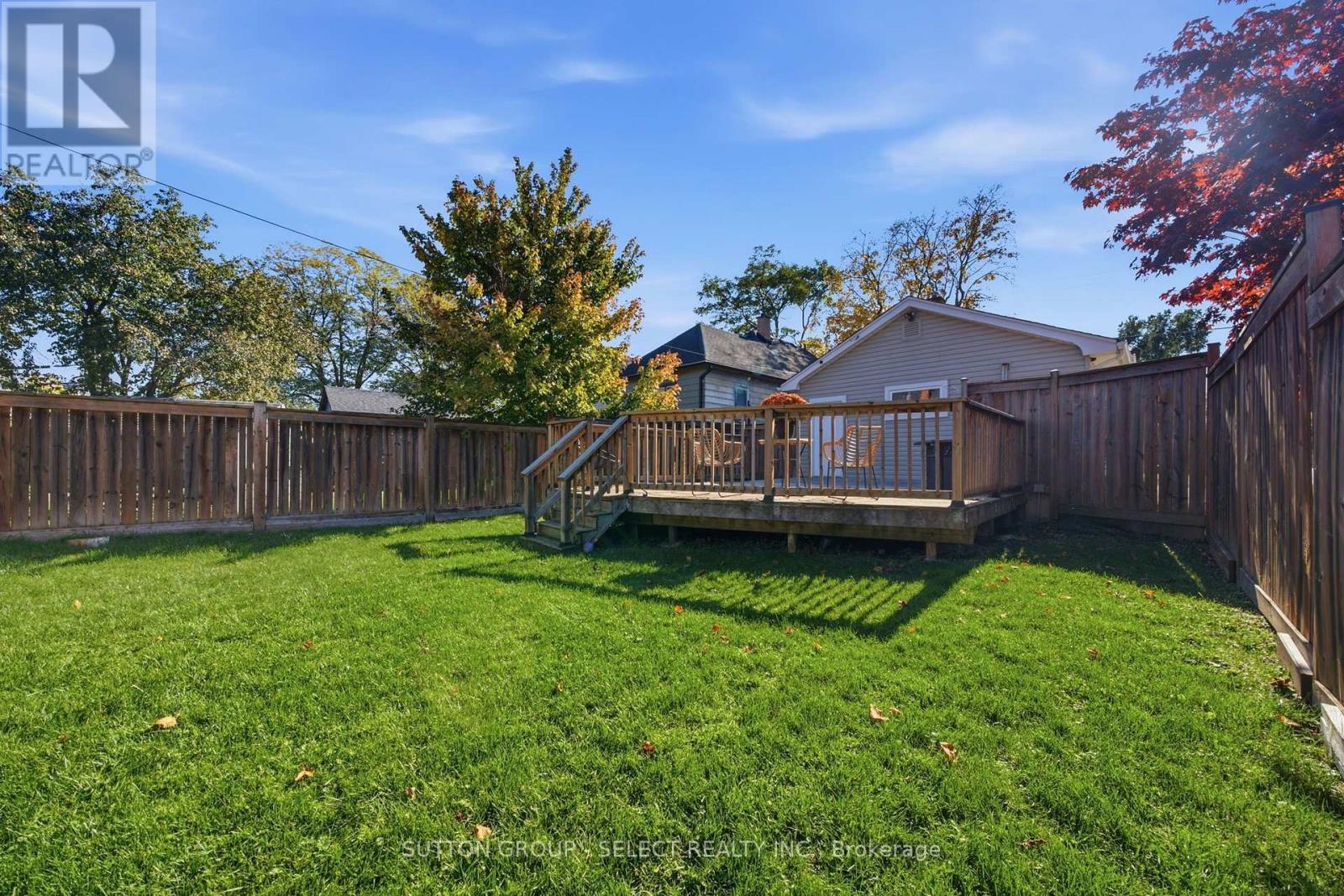 18 Briscoe Street W Property Photo 30