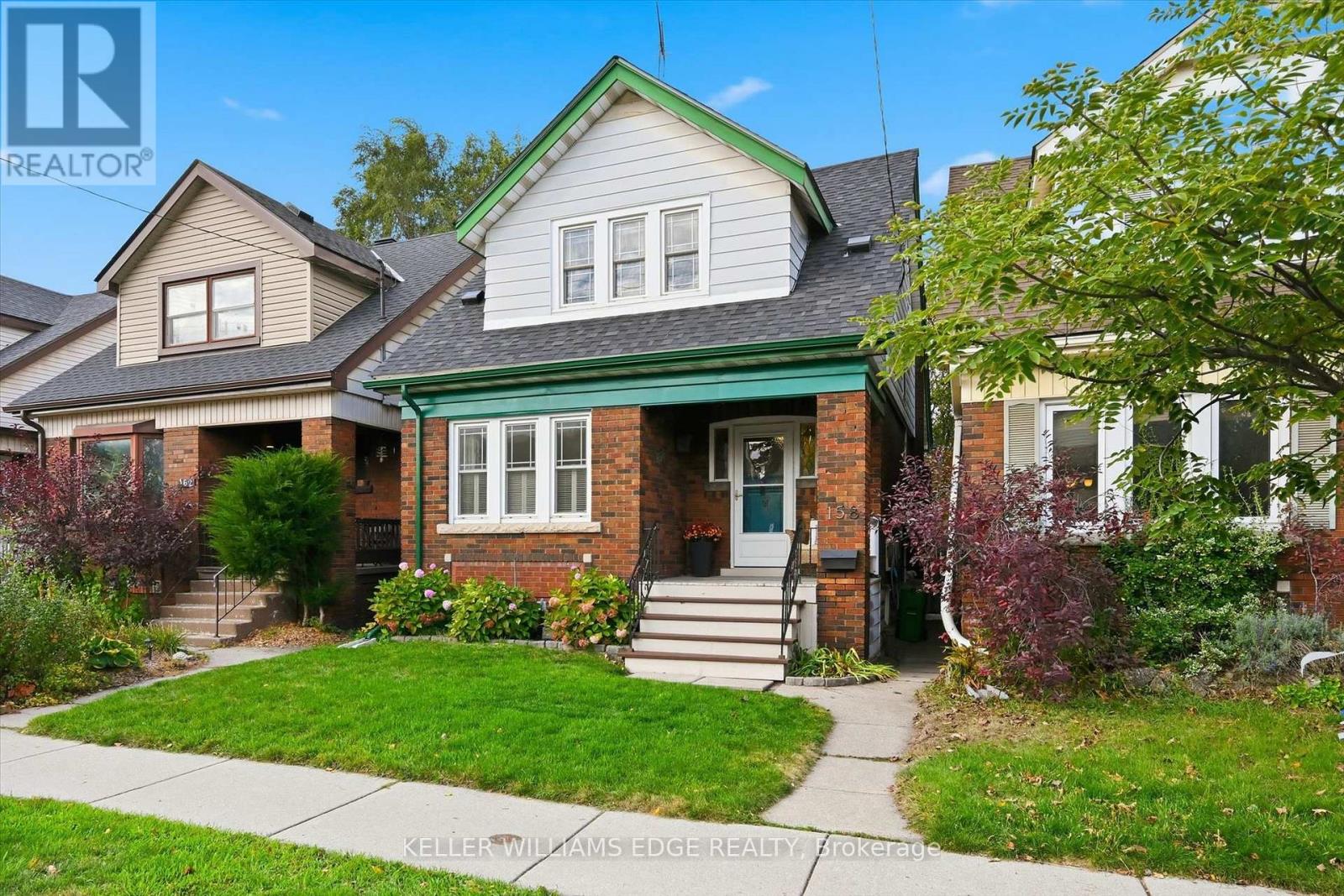 158 London Street S Property Photo 3