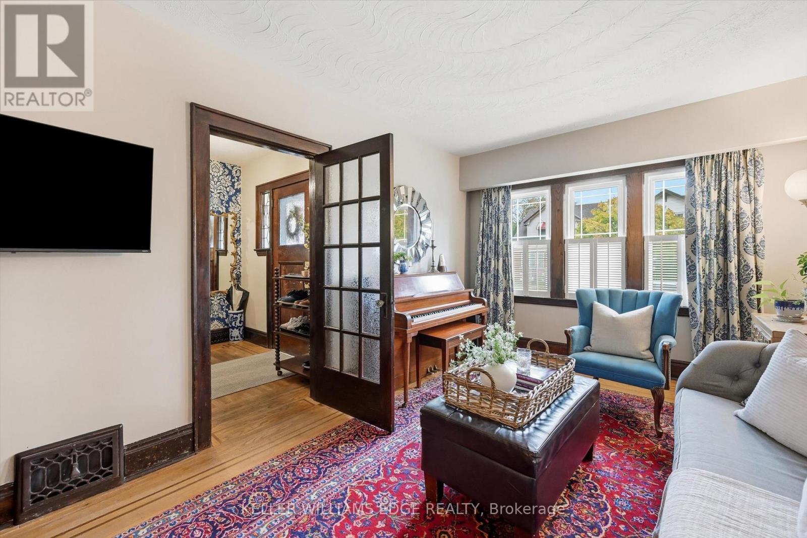 158 London Street S Property Photo 8