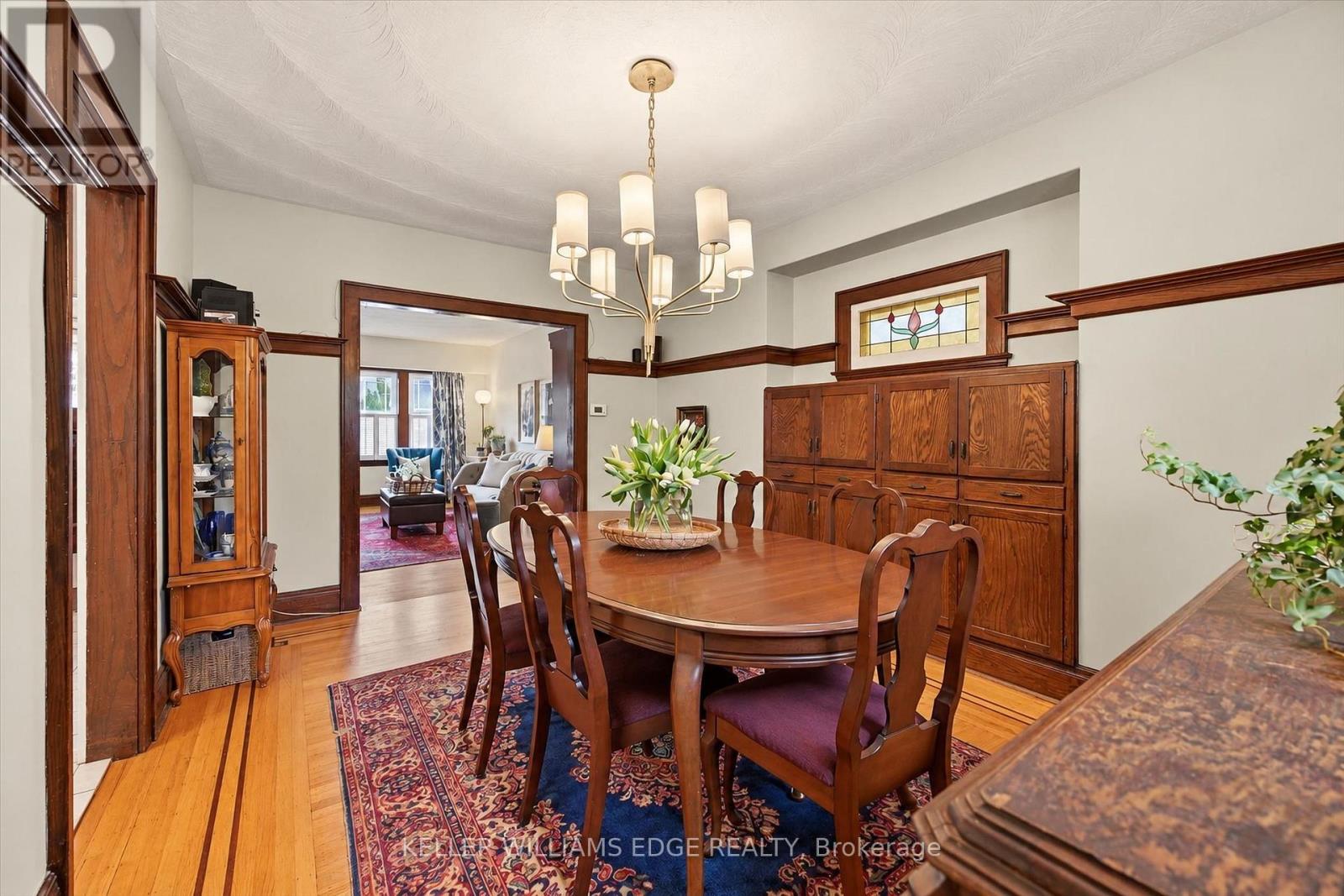 158 London Street S Property Photo 14