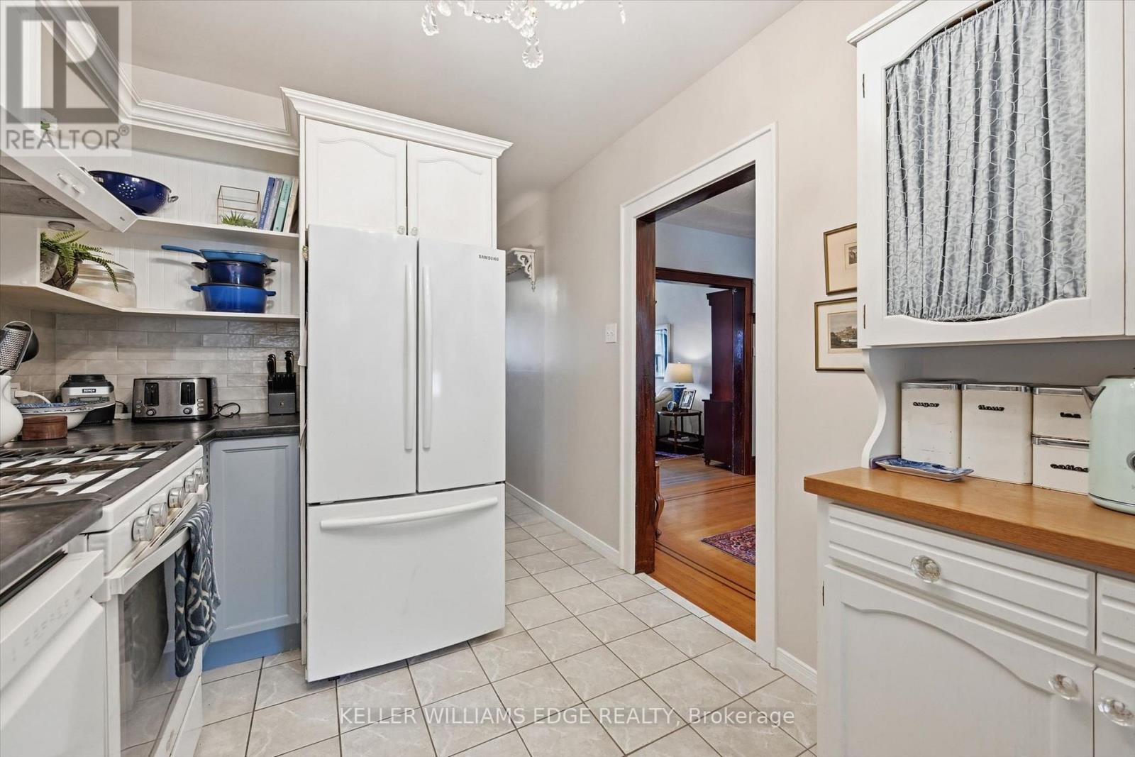 158 London Street S Property Photo 18