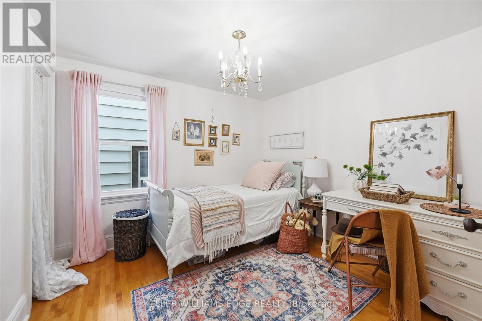 158 London Street S Property Photo 23