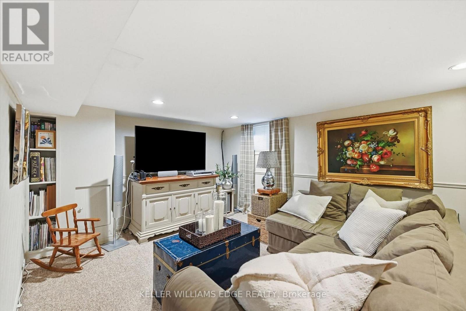 158 London Street S Property Photo 31