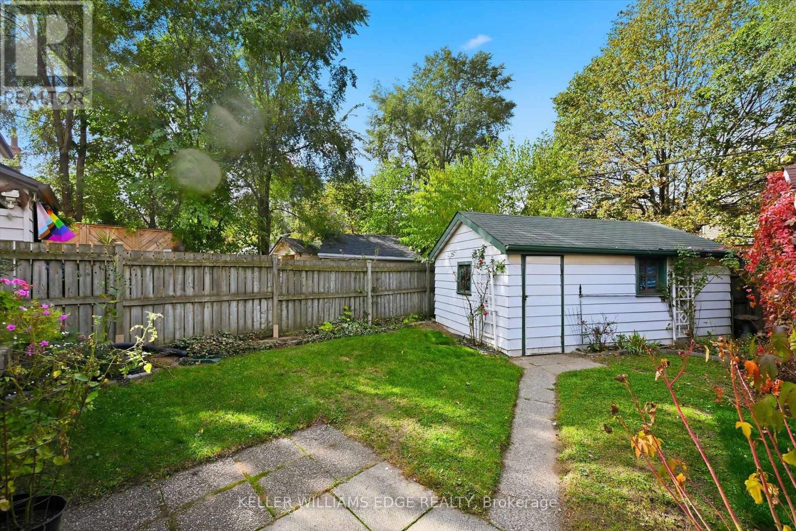 158 London Street S Property Photo 39