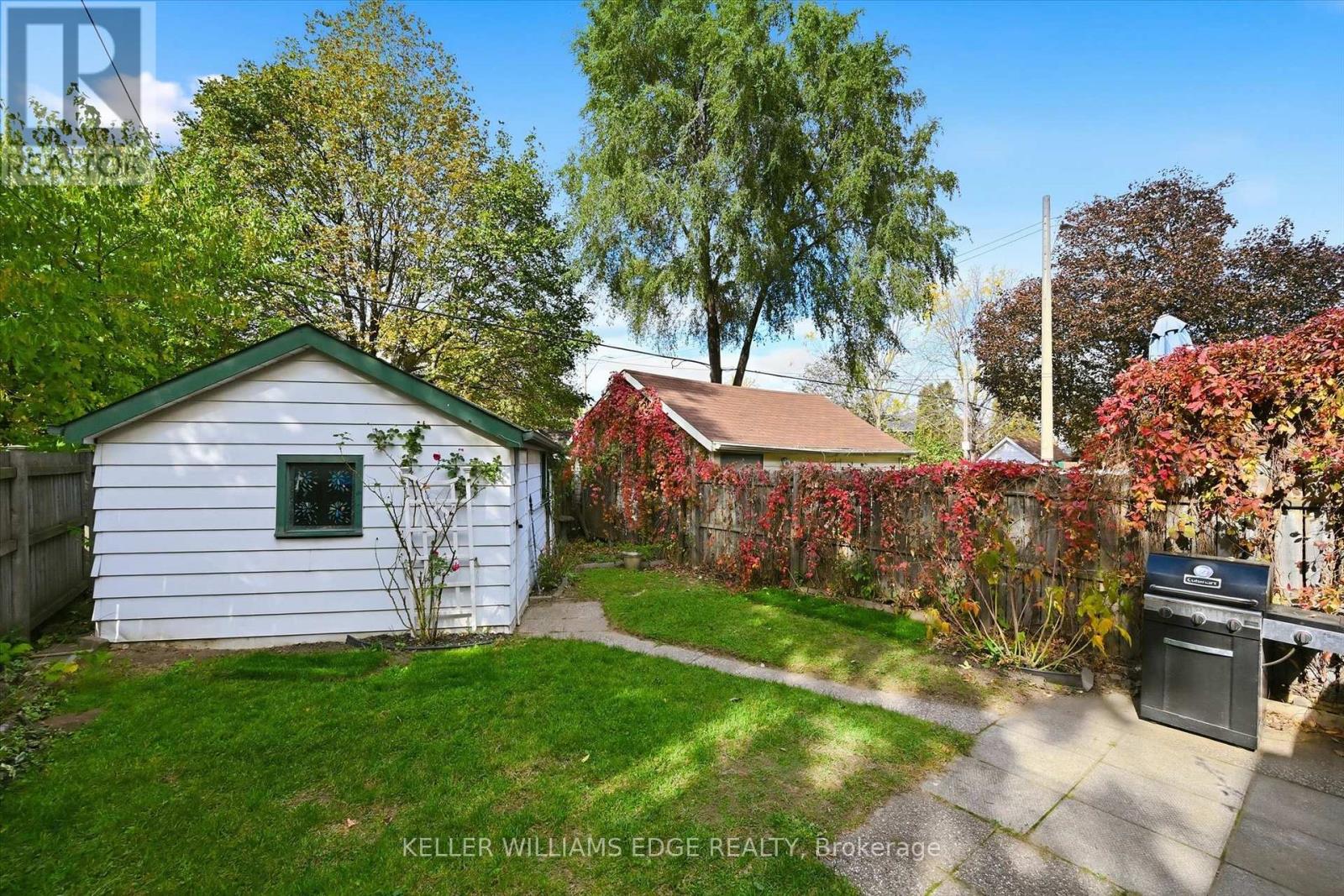 158 London Street S Property Photo 40