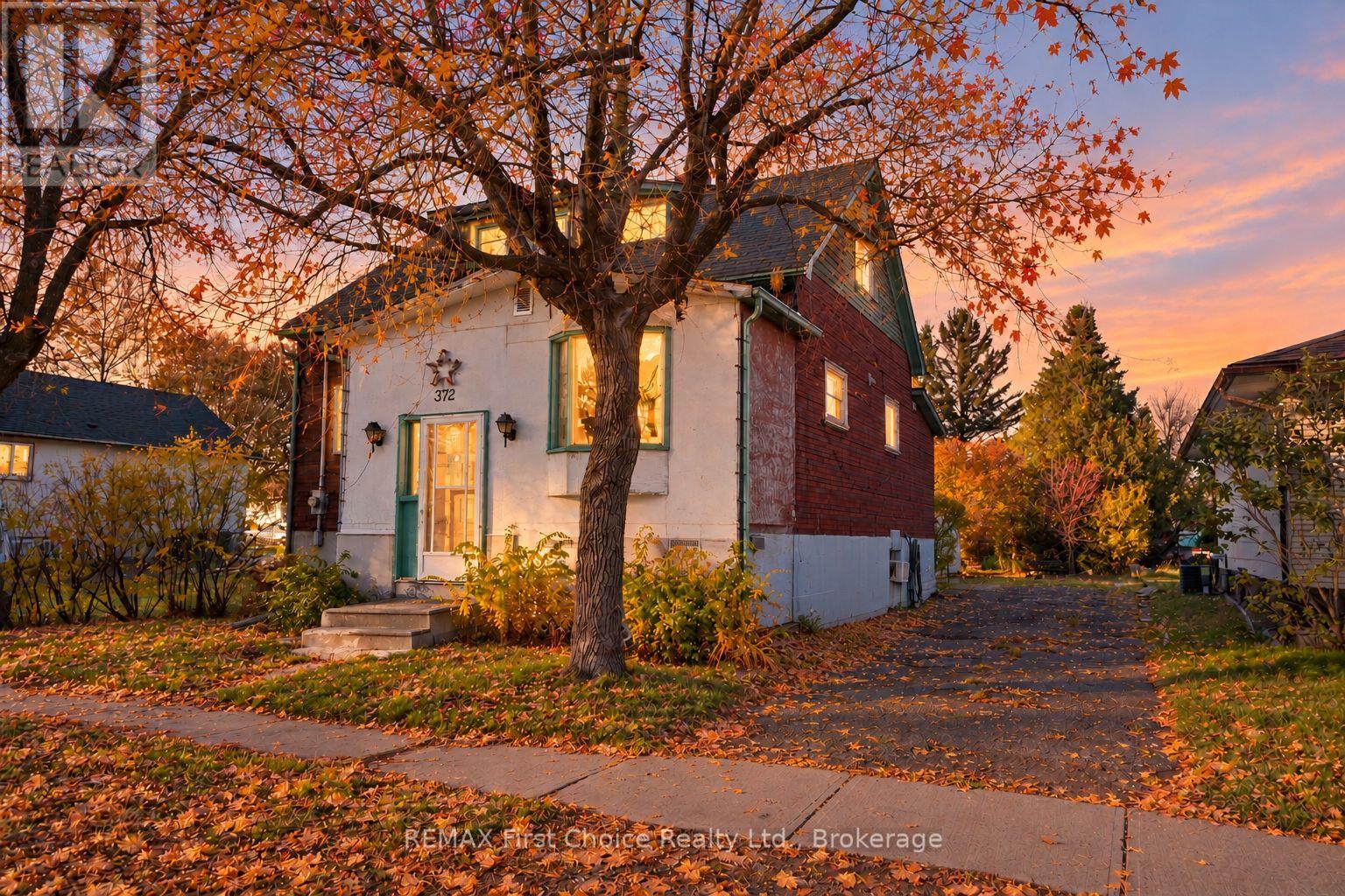 372 Inchiquin Street Property Photo 1