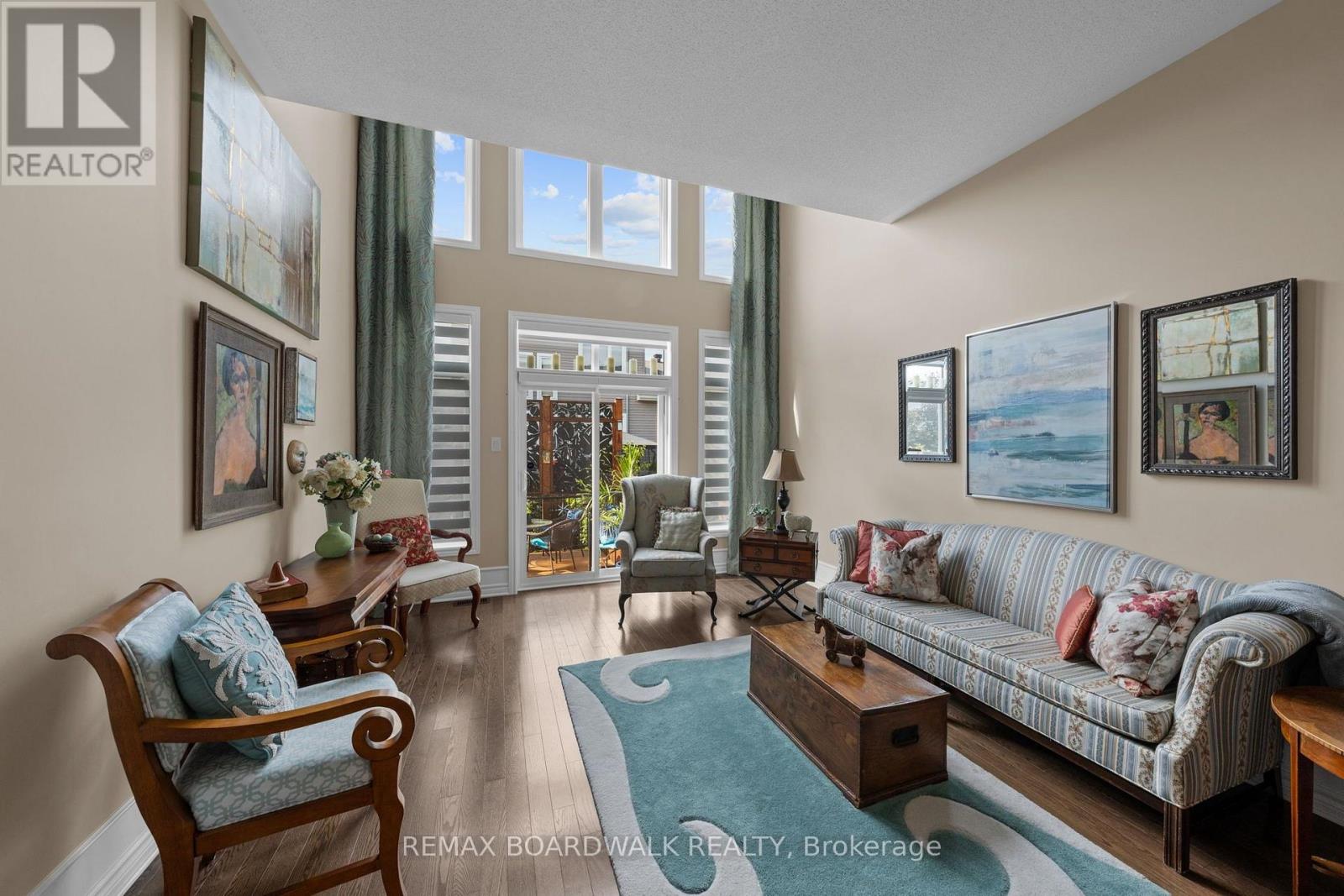 147 Oxford Street W Property Photo 6