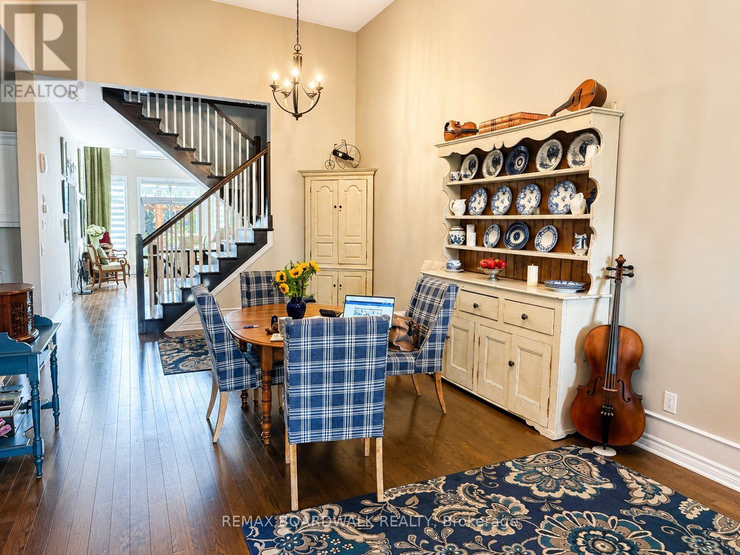 147 Oxford Street W Property Photo 15
