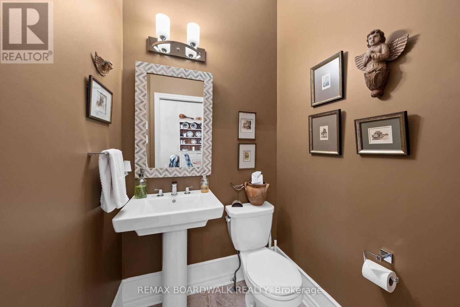 147 Oxford Street W Property Photo 18