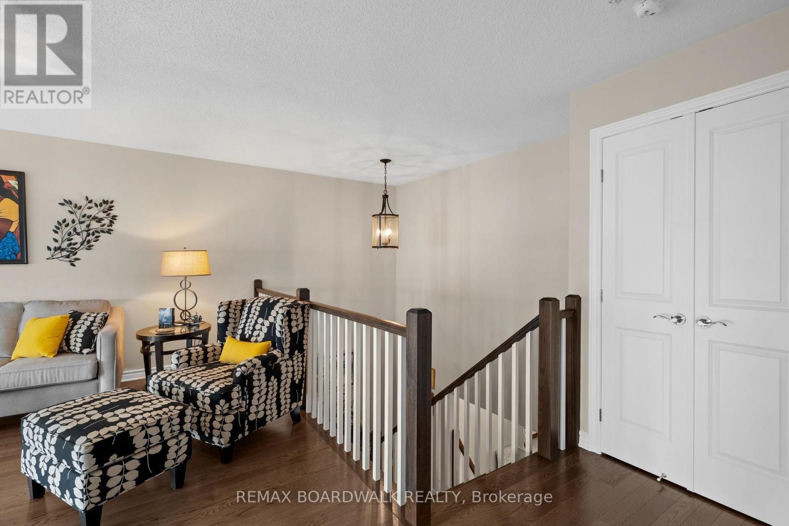 147 Oxford Street W Property Photo 24