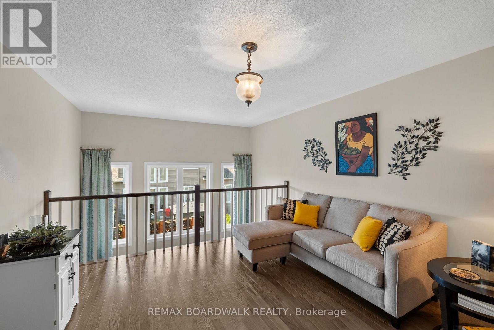 147 Oxford Street W Property Photo 25