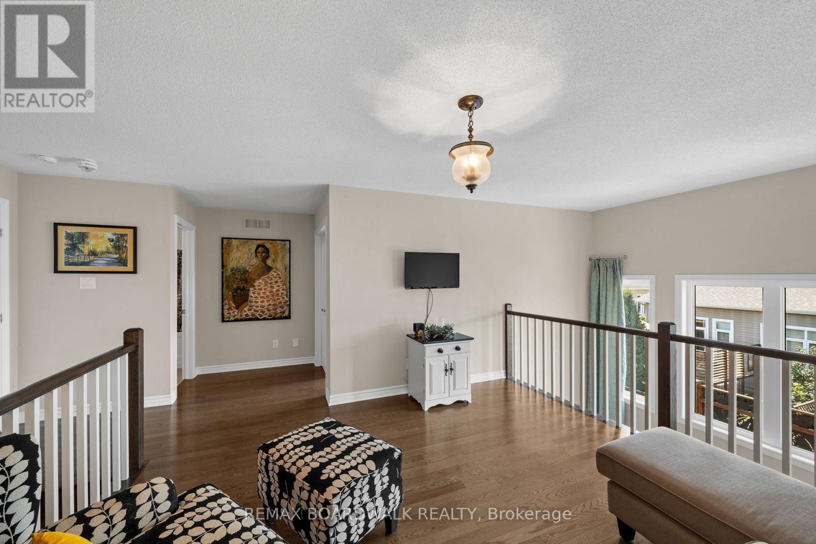 147 Oxford Street W Property Photo 27